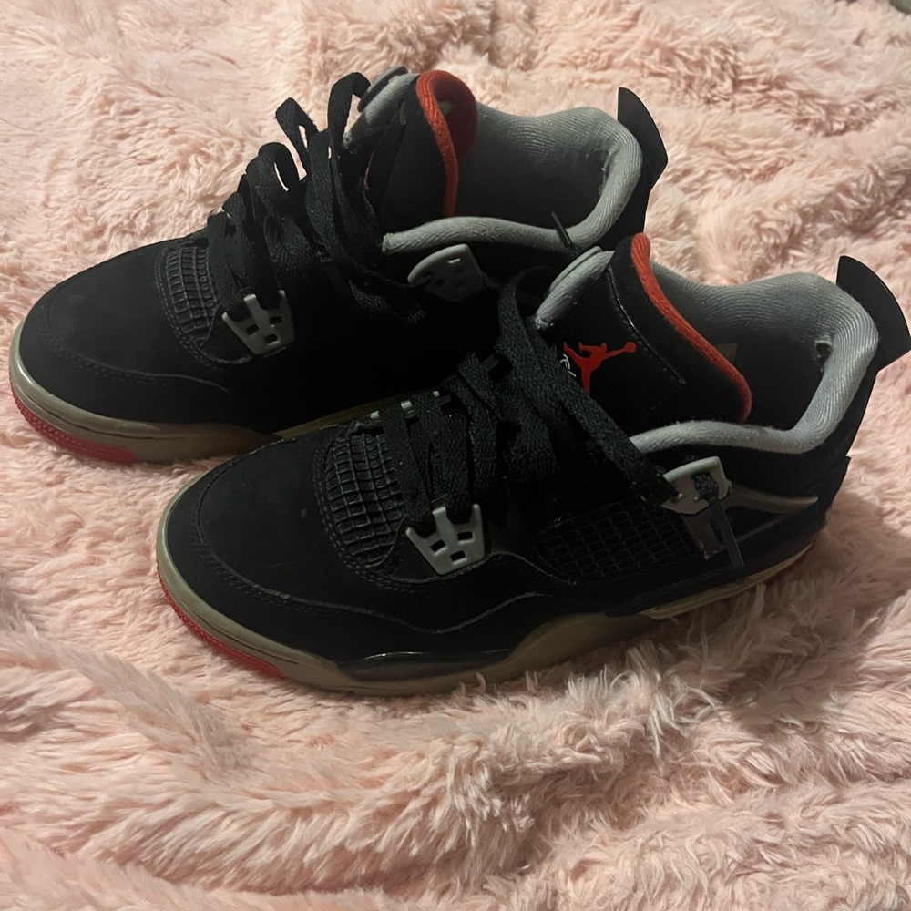 Jordan Black and Red Sneakers - Picture 2 of 9